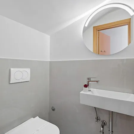 New Mar 44 - Znjan, Σπλιτ