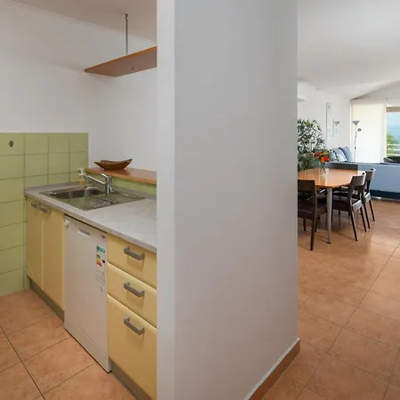 New Mar 44 - Znjan, Σπλιτ